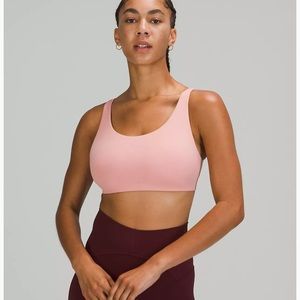 In Alignment Straight-Strap Bra 
Light Support, C/D Cup